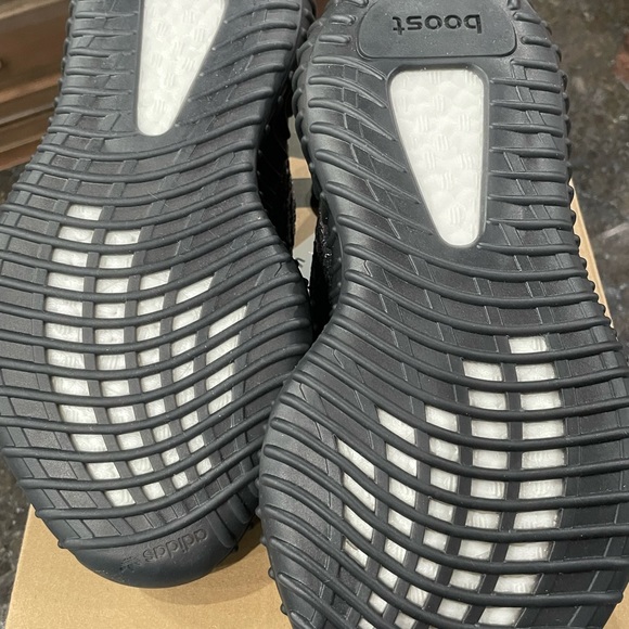 Yeezy 350 Boost V2 Moon Rock - Picture 5 of 11